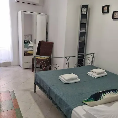 Yucca Apartment *