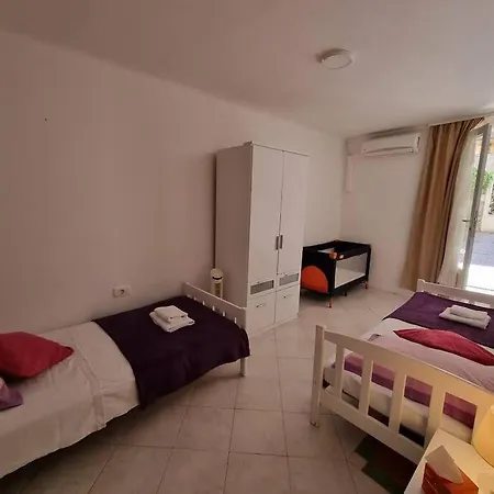 Yucca Apartment Split